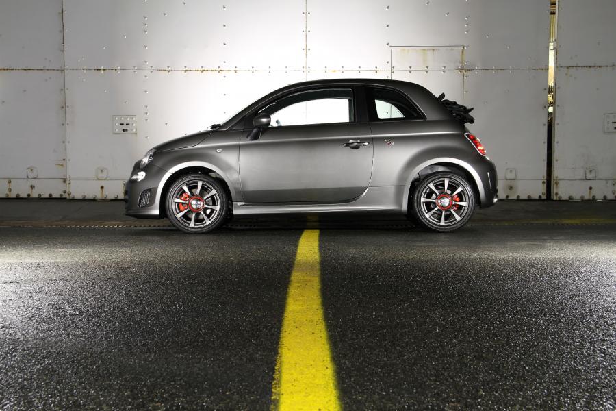  Abarth 500C 2012 года  (ZA) (фото 2 из 14)